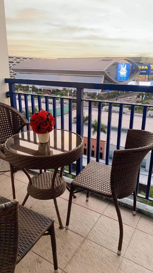 Azenith Staycation At Sea Residences Moa Pasay Eksteriør billede